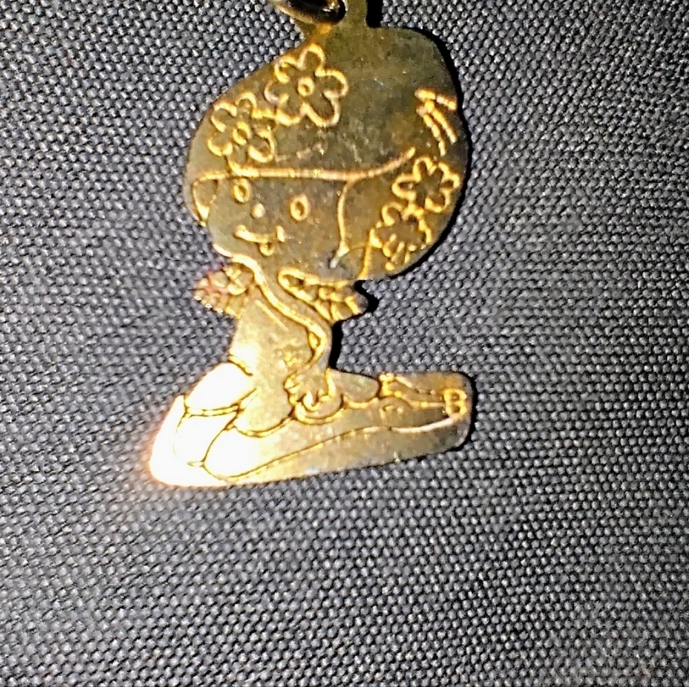Gold pendant